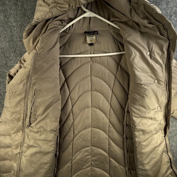 Patagonia Down Fill Puffer Jacket Coat Women Long Beige Hooded Medium Full Zip - Picture 16 of 16